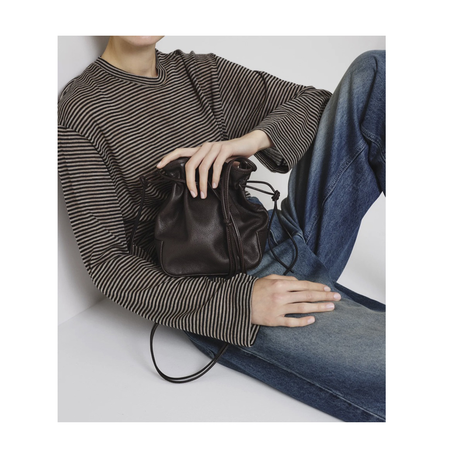 BOLSO CUBO PIEL POMANDERE